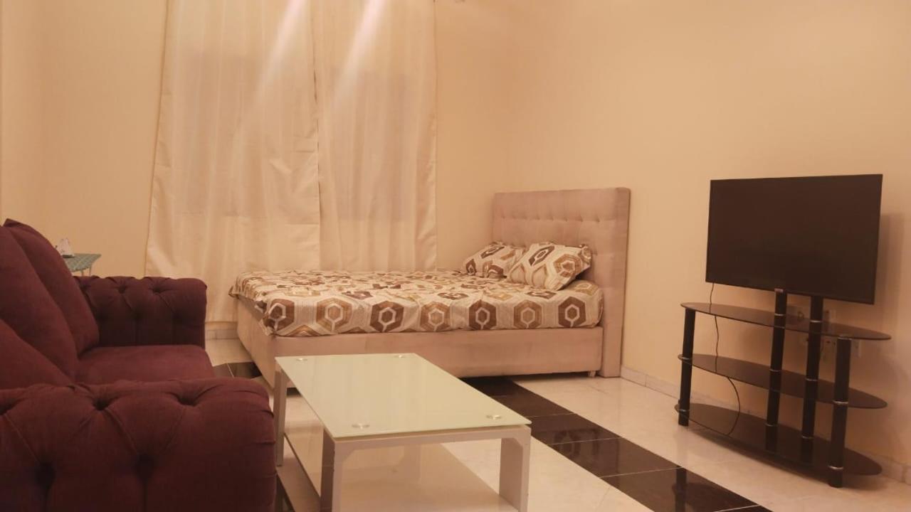 Holiday Home 2 Bedrooms Apartment For Family Only Šardžá Exteriér fotografie
