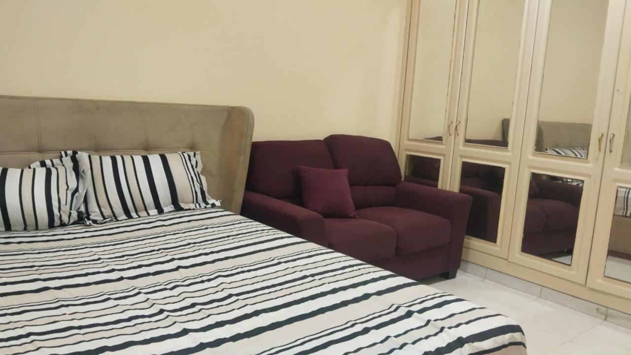 Holiday Home 2 Bedrooms Apartment For Family Only Šardžá Exteriér fotografie
